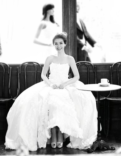 韩星朴善英公开柔美婚纱照 29日嫁外交官(图)
