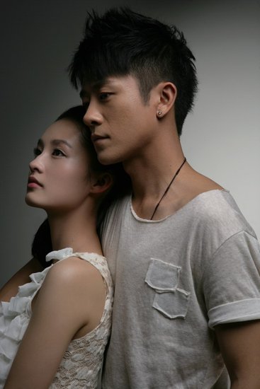 [电视新闻]剧版《花开半夏》七夕升温 林申李沁演绎纯爱