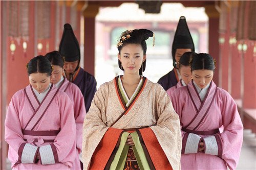 &nbsp; &nbsp; &nbsp; &nbsp;  讲述汉室后宫女性争斗的大戏《美人
