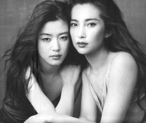 全智贤被曝肉贴李冰冰旧片 破尺度玩女女吻