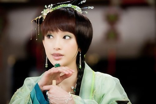 真爱解救毁容仙女 戚迹张俪反串"青蛙王子"