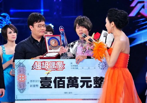超级偶像第四季冠军曾昱嘉正式加盟种子音乐