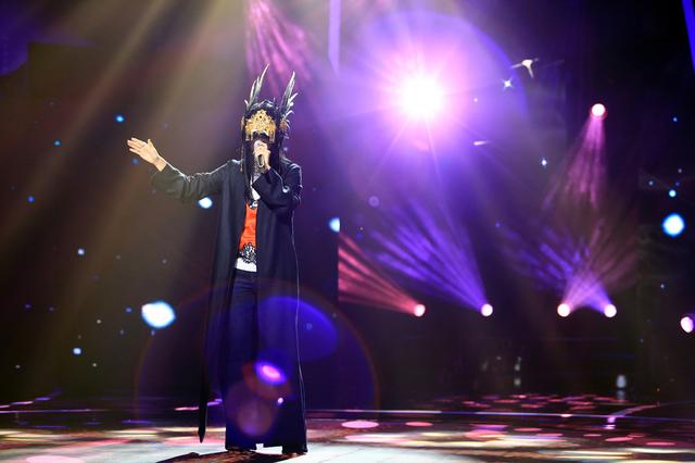 那英加盟《蒙面唱将》 终圆两年"蒙面梦"