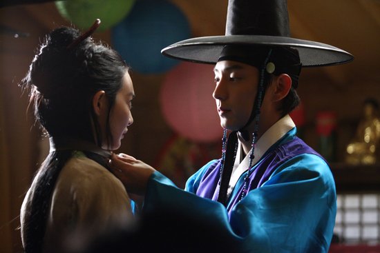 李准基申敏儿《阿娘》紧靠 演绎浪漫甜美一幕