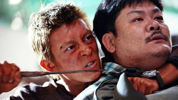 香港   年代:2006-08-17   来自柬埔寨的杀手鹏,从小在黑市拳馆长大