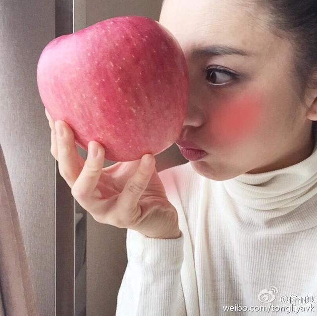 威虎山引爆圣诞 佟丽娅被誉为战斗力最强卫生员