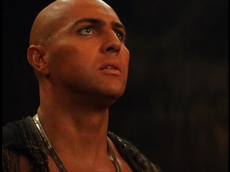 阿诺德·沃斯洛加盟《识骨寻踪》 演邪恶狙击手