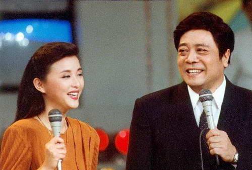 赵忠祥杨澜(微博)央视主持照