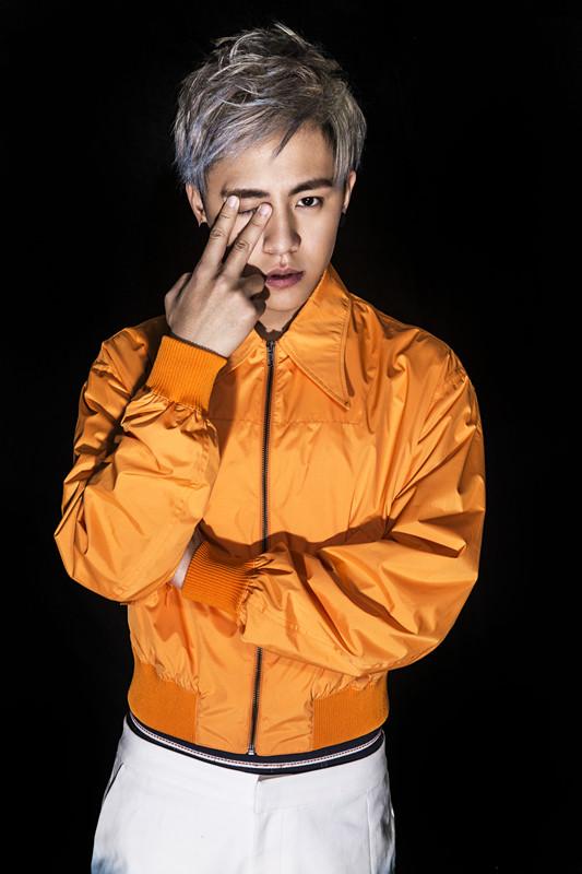 魏一宁《小心我外婆》mv首发 银发少年大秀舞蹈