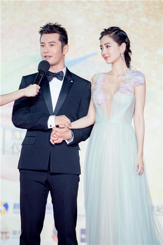 黄晓明,baby:很多人一起来