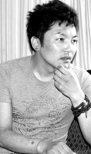 曾轶可语文老师拍马屁:曾哥不但是歌者还是诗人