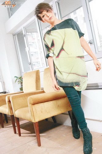 卫诗曾经沉沦毒品,2009年与当时的男友关楚耀在日本藏毒被捕