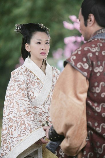 瀛珠蕴儿成痴情主仆 《凤凰牡丹》演绎深情虐恋