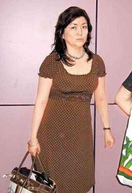 另一名副社长,是mary喜多川的女儿,叫藤岛·jury·泰子,她和老妈当然