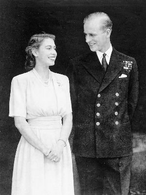 英国女王伊丽莎白二世和丈夫菲利普亲王