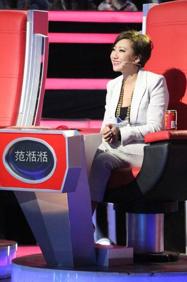 [导读]不久前,《约会万人迷》节目中飞来一只"雄凤凰":海魂衫 锅盖头