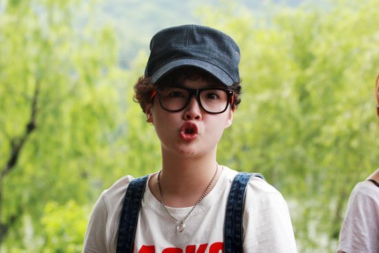 孙楠爱徒周晓晓参《花儿》 烫坏头发变陈奕迅