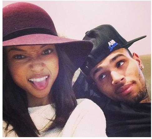 娱乐新闻中心 克里斯·布朗狱中度过25岁生日 计划向女友求婚