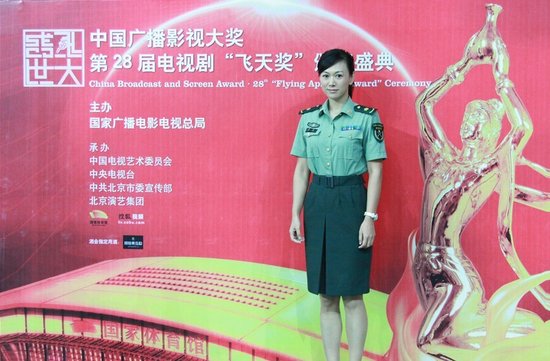 "丁慧茹"齐欢受热捧《八十年代》唤醒时尚复古情感