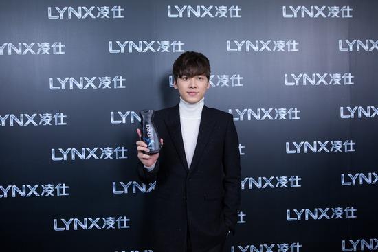 凌仕圣诞变"型"记 李易峰诠释男士魅力