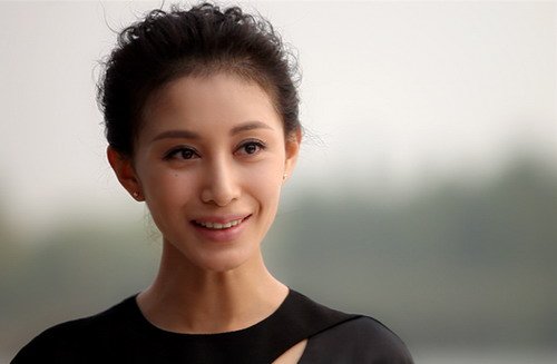 《慢慢地陪着你走》聚焦护工 关注养老问题