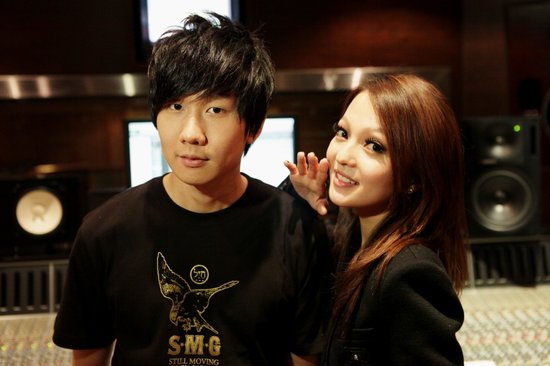 林俊杰身兼严格制作人 张韶涵念rap紧张口误