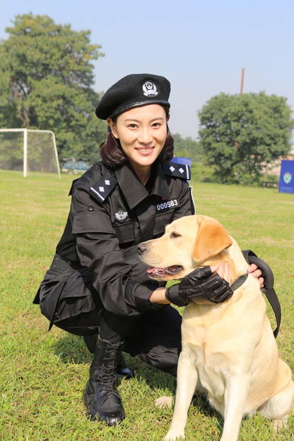 侯梦莎携樱桃归来 《警花与警犬》二轮登广东