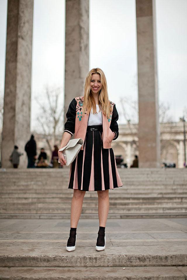 用相对休闲的短袜搭配优雅的高跟鞋似乎对于很多人来说还是很