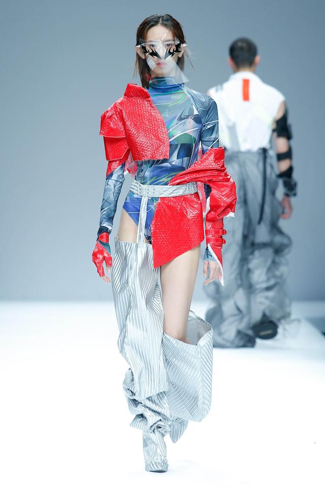 创意满载 火力全开 ——尚坤塬 2019中国国际大学生时装周在京启幕