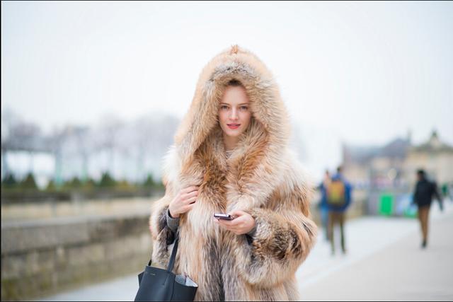 用时髦对抗严冬 俄国街拍名媛帮告诉你妙计_搭配资讯_中国服装网