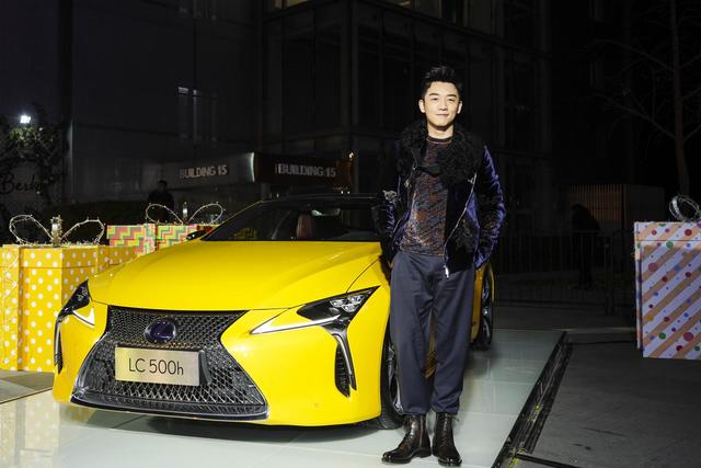 定义个性风度 彰显年轻榜样力量 “UNO YOUNG 2018周年派对暨红人大赏”打造年度最时髦明星盛典