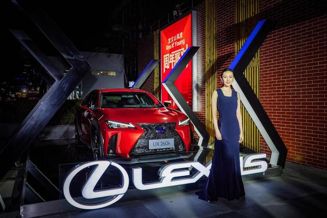 定义个性风度 彰显年轻榜样力量 “UNO YOUNG 2018周年派对暨红人大赏”打造年度最时髦明星盛典