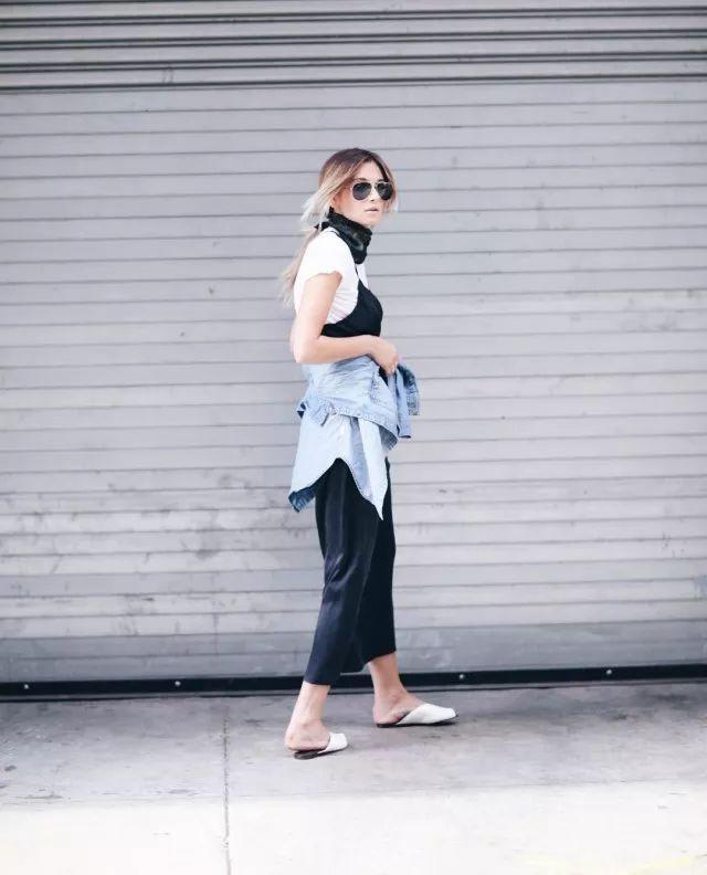 今年还流行穿拖鞋出门?