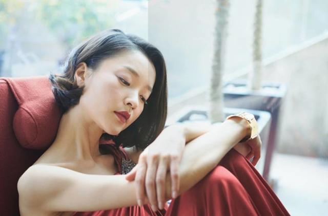 90秒知道这个夏天我不要黑白我只要一袭红裙