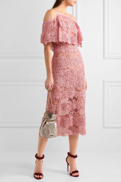 粉红色镂空蕾丝连衣裙_luna穿着连衣裙餐桌上各种啪