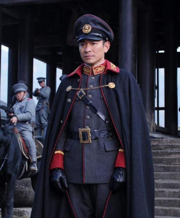 军装威力有多强?张艺兴李易峰欧豪另类荷尔蒙瞬间爆棚!