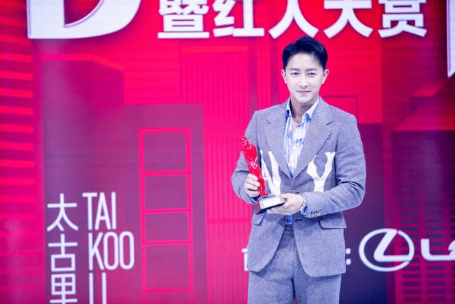 定义个性风度 彰显年轻榜样力量 “UNO YOUNG 2018周年派对暨红人大赏”打造年度最时髦明星盛典