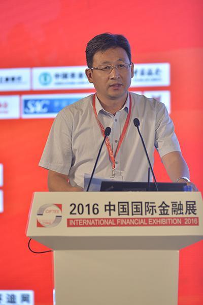 图为山东新北洋信息技术股份有限公司副总经理张永胜发表演讲