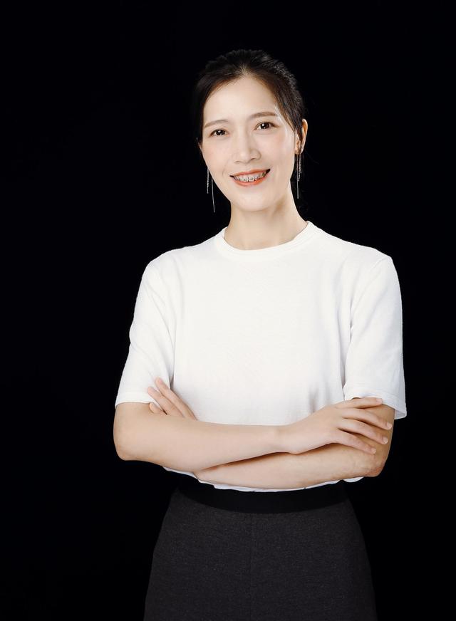 百草味营销总监邱锦给出答案.