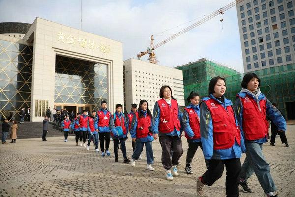 烟台市文明办副主任吕忠民,招远市政府副市长王秀姬,招远市委宣传部副