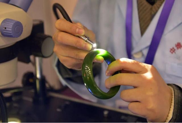 除了中维检测以外,还与多家国家级珠宝检测权威机构进行长期的战略