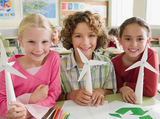 "带孩子去留学"受热捧 小留学生渐成主角