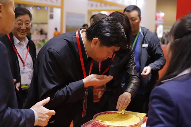 厦门迎来首个国际粮油展 数百家粮食企业参展