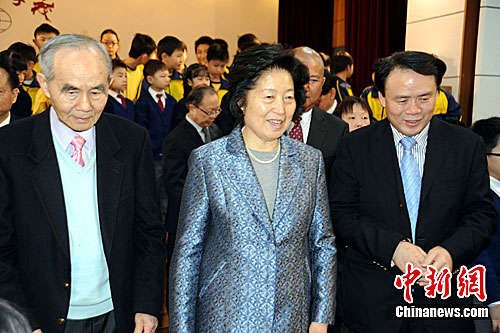 福建省委书记孙春兰访问澳门福建学校