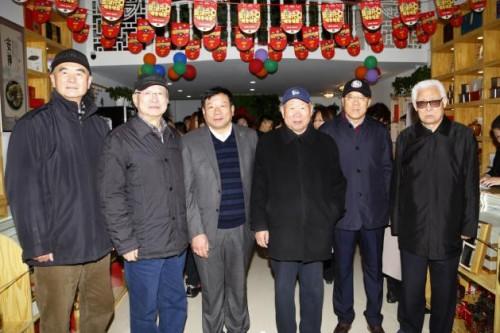 脱贫攻坚结硕果瓦房店农光互补项目基地第一家直营店大连隆重开业