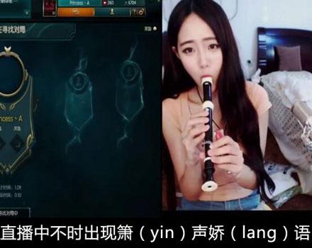 女孩在镜头前脱衣喂奶 这张图竟让无数人肃然起敬
