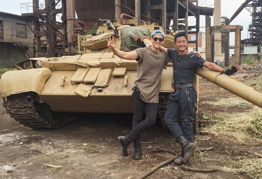 硬汉兄弟连吴京彭于晏集游社带你吃鸡