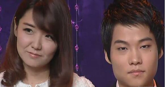 视频 激活码上图就是我们现在当红直播dopa和他的翻译米娅所用的电脑.