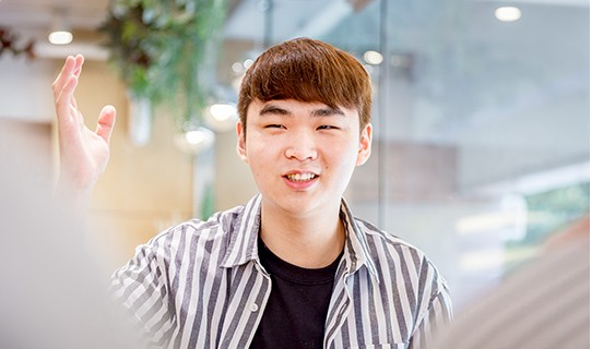 但龙珠战队的当家辅助选手大猩猩gorilla定然是韩国lck赛区中最亮眼的