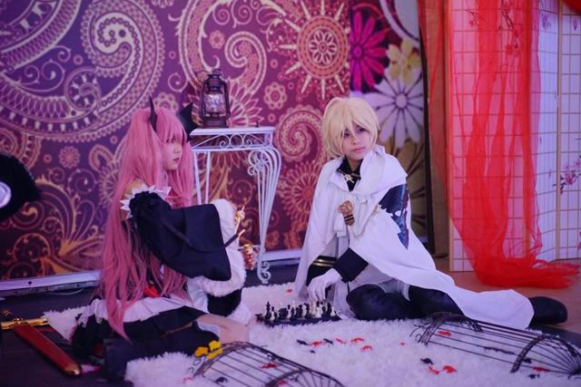 铁鹰锐士电竞嘉年华总决赛首日现场 友情爱情